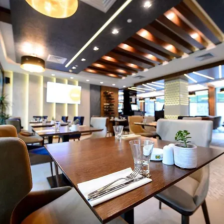 فندق In Park فاليفو